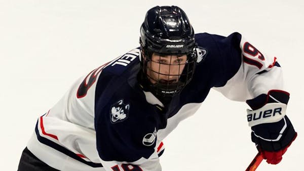 Stingrays Sign Forward Kevin O'Neil