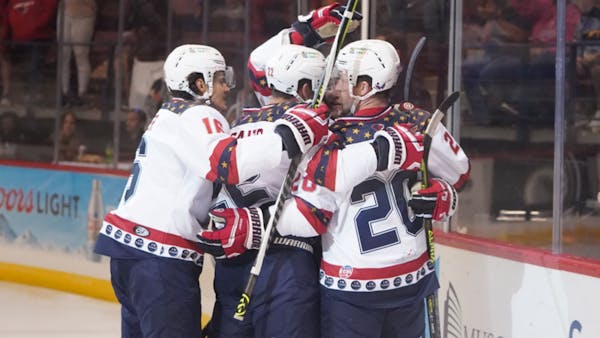Del Gaizo Nets Two in Stingrays Defeat of Gladiators