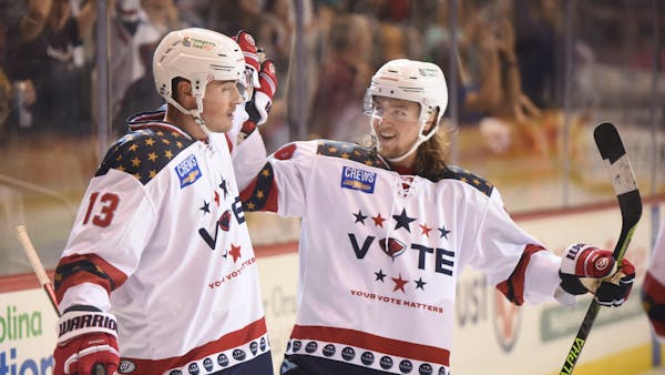 Stingrays Team Up with CHS Votes to Give Back