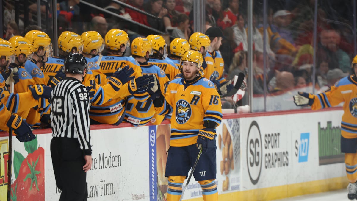 Hawkins has four-point night in Game 3 win at Indy