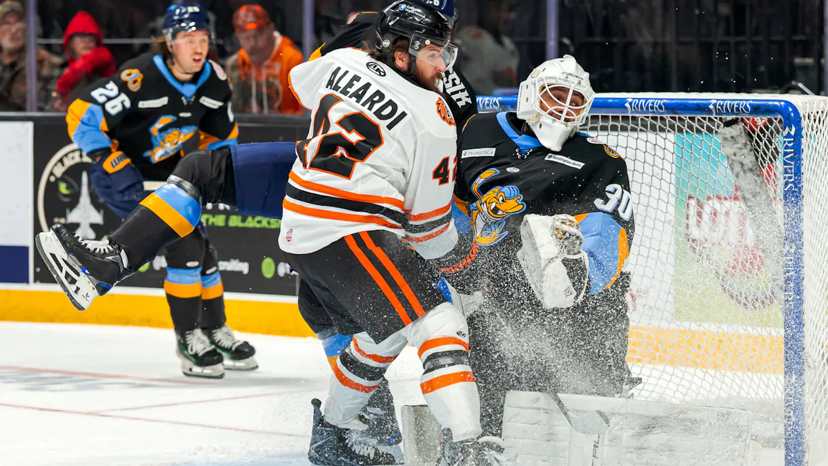 Hawkins’s two goals blasts Walleye over Komets in bounce-back win