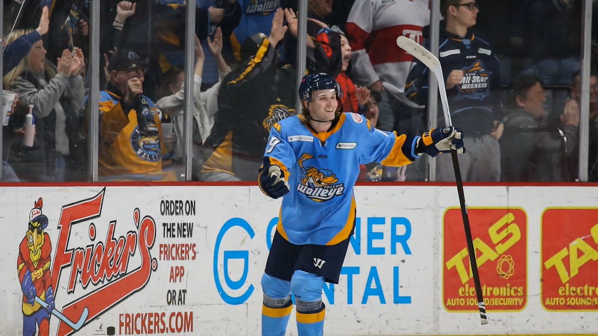 Walleye close home schedule with 3-1 win over Komets