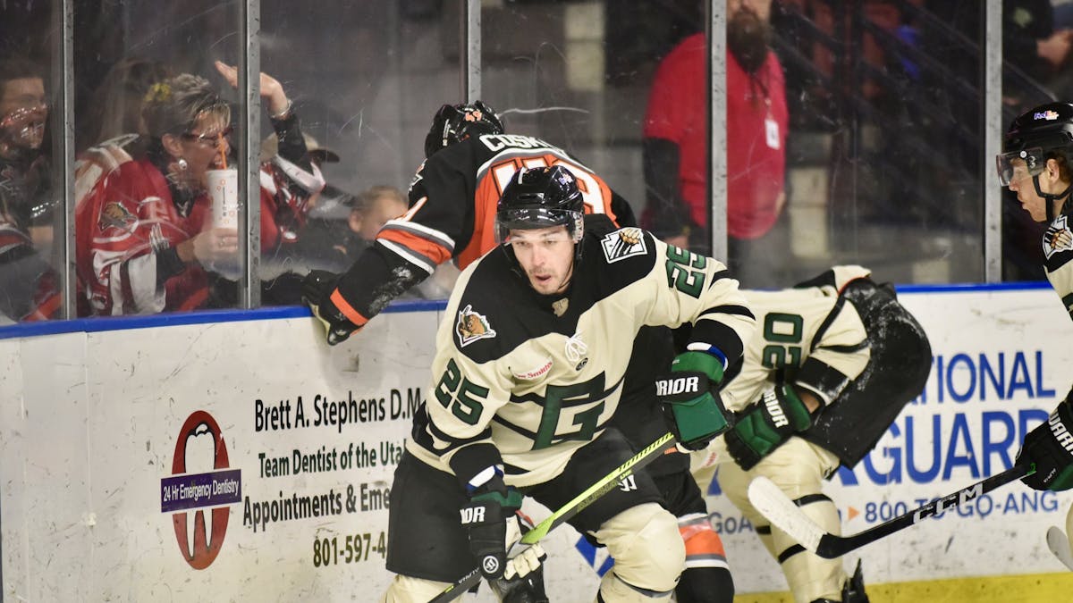 Grizzlies Fall 7-4 on Friday Night at Maverik Center