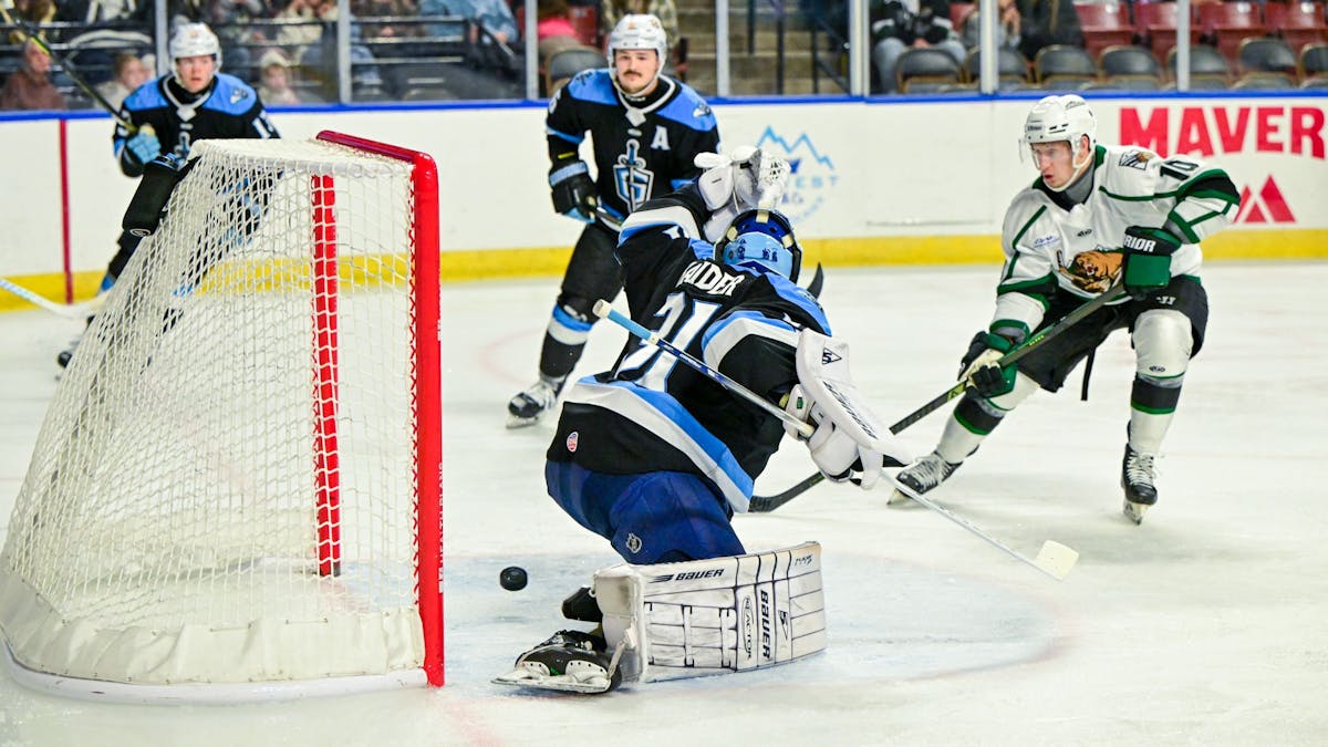 Grizzlies Fall 6-3 to Gladiators at Maverik Center