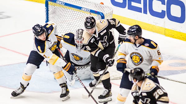 Wells Stymies Nailers Comeback