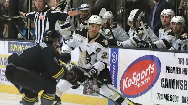 Late Goal Lifts Iowa, 4-2