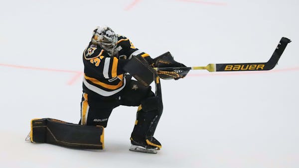 Nappier Bests Vomacka in Goalie Duel to Start Weekend Series