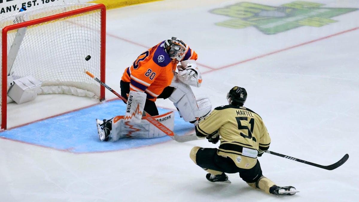 Martel, Nailers Rip Apart Royals, 6-2