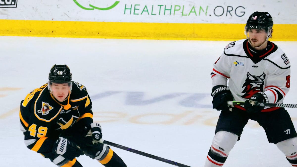 Fast First Paces Adirondack, 7-4