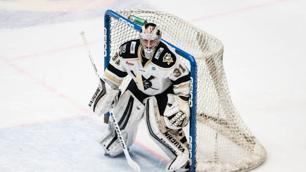 Carr, Nailers Shutout Steelheads, 3-0