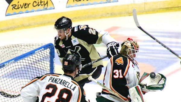 Vay Spoils Wheeling's Return Home