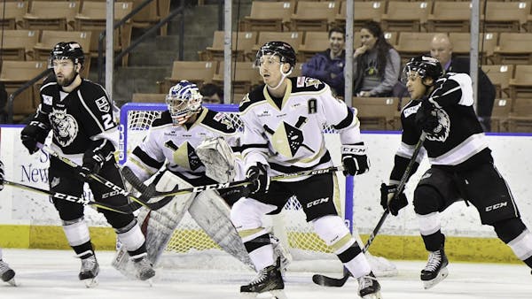 Monarchs Maneuver Past Nailers, 3-2