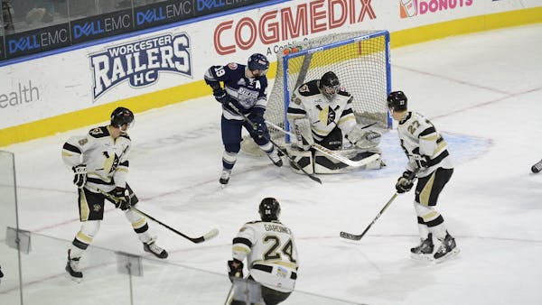 Gardiner's Hat Trick Helps Nailers Ground Railers