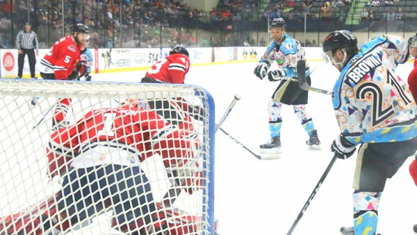 Nailers Score Seven on 90's Night