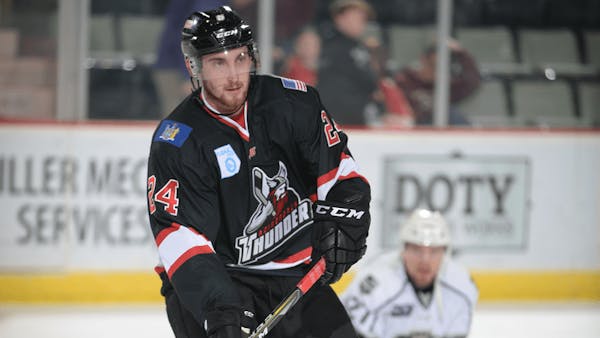 Nailers Sign Aaron Titcomb