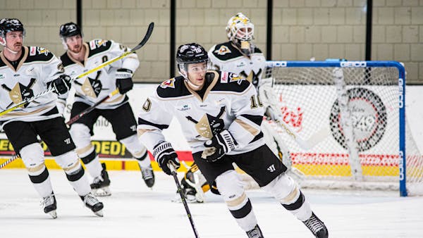 Wings Hold off Nailers, 5-4