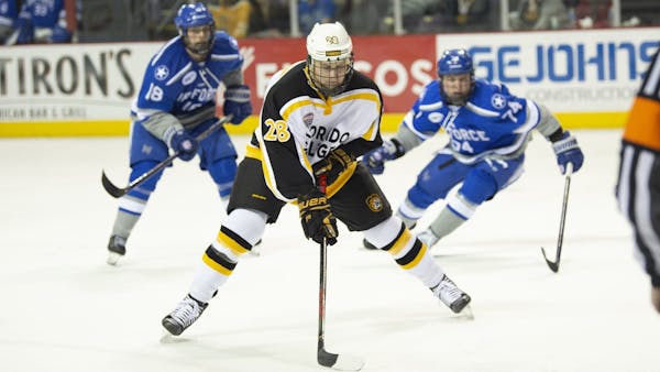 Nailers Sign Andrew Gaus