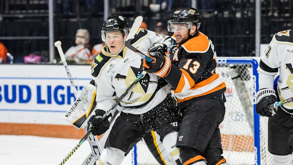 Komets Rain on Wheeling's Parade in Army's Debut