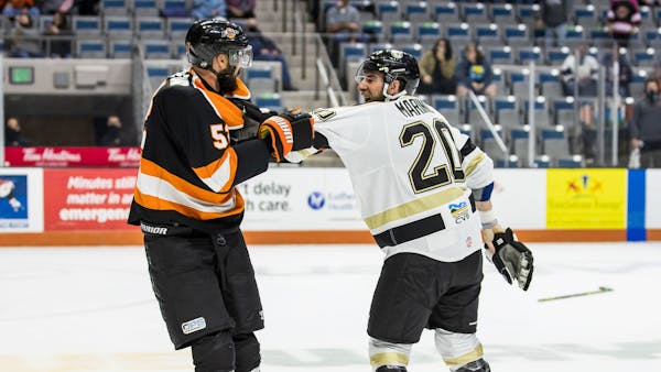 Nailers Fall, Despite 40-Shot Attack
