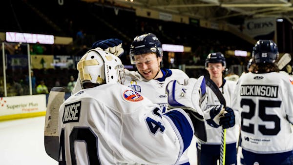 Railers School Mariners in School Day Game