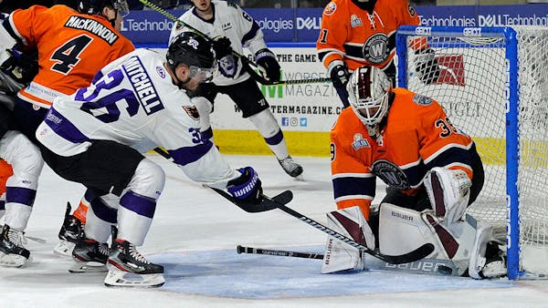 North Grafton native Ian Milosz collects win in net for Worcester 4-1 over Reading